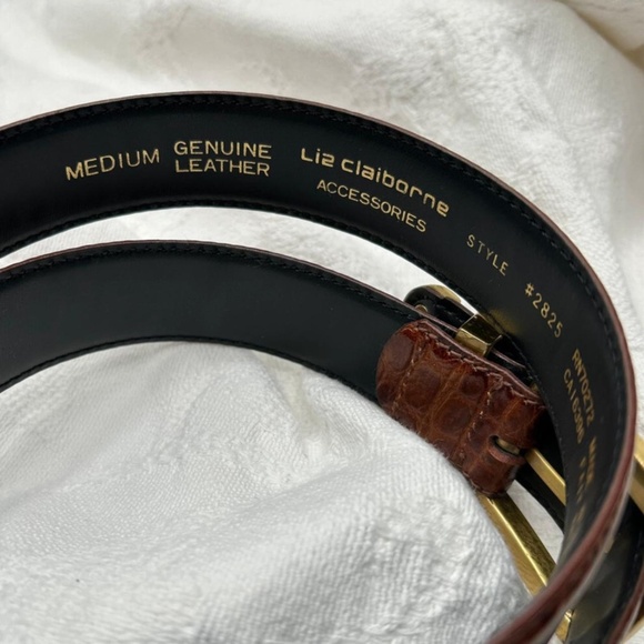 Liz Claiborne leather belt - Picture 2 of 3